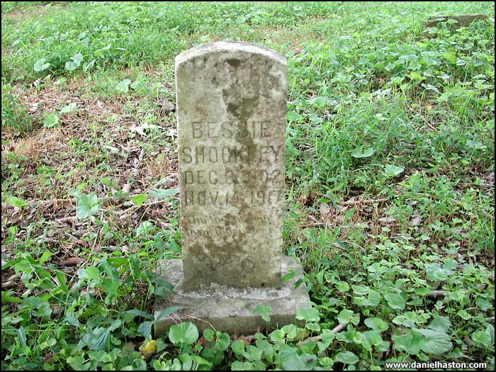 Bessie Shockley Grave - Big Fork Cemetery